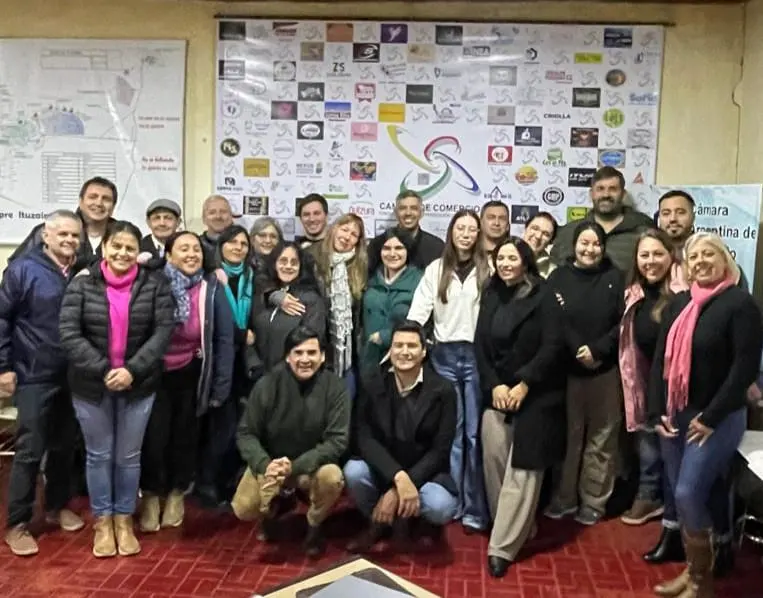 Cuando el frío no detiene a los líderes una tarde que transformó la visión de las PyMEs en Ituzaingó