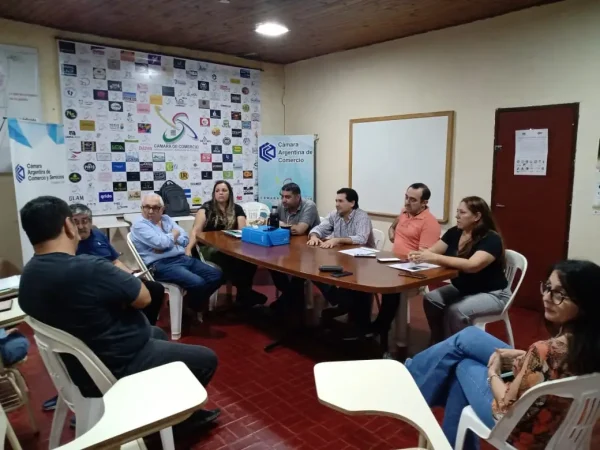 Inteligencia Artificial y Empleo Local Comerciantes y Profesionales de Ituzaingó Debaten su Impacto